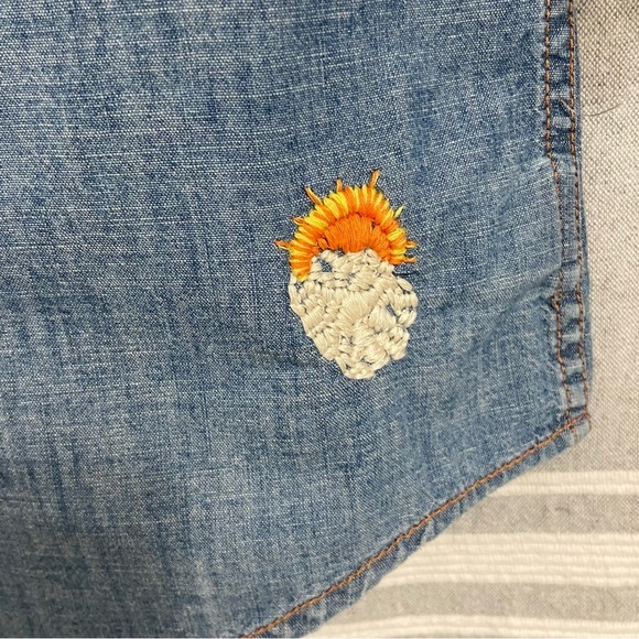 LUCKY BRAND / Embroidered Chambray Western Shirt Long Sleeve Button Down Size M - Picture 11 of 14